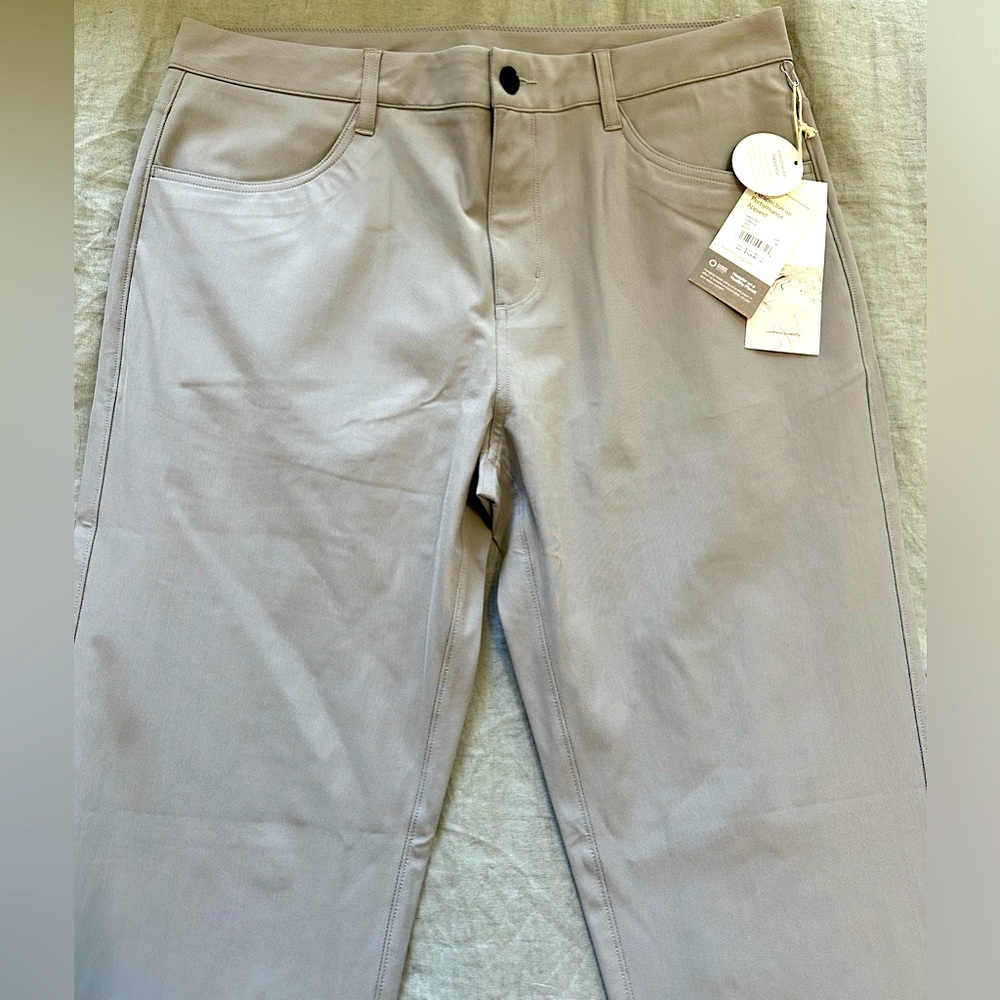 Vuori Meta pants 34 with tags